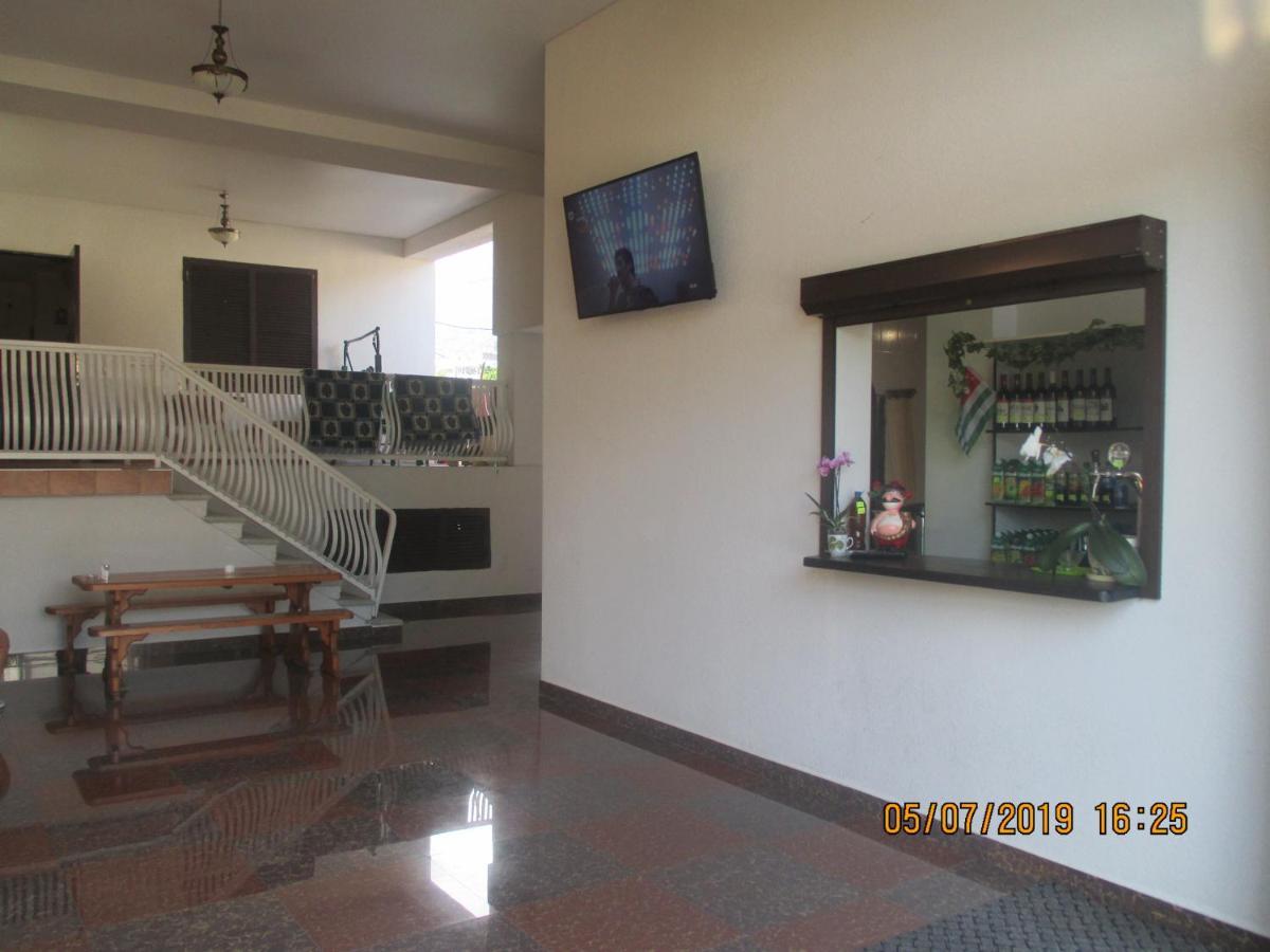 Guest House У Маргариты Гагра Екстериор снимка